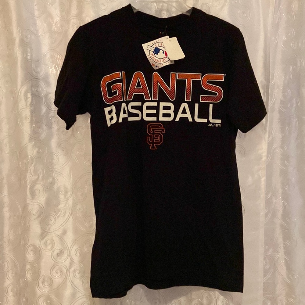 NWT Majestic Triple Peak San Francisco Giants Logo Shirt Size Men’s Small 🔥